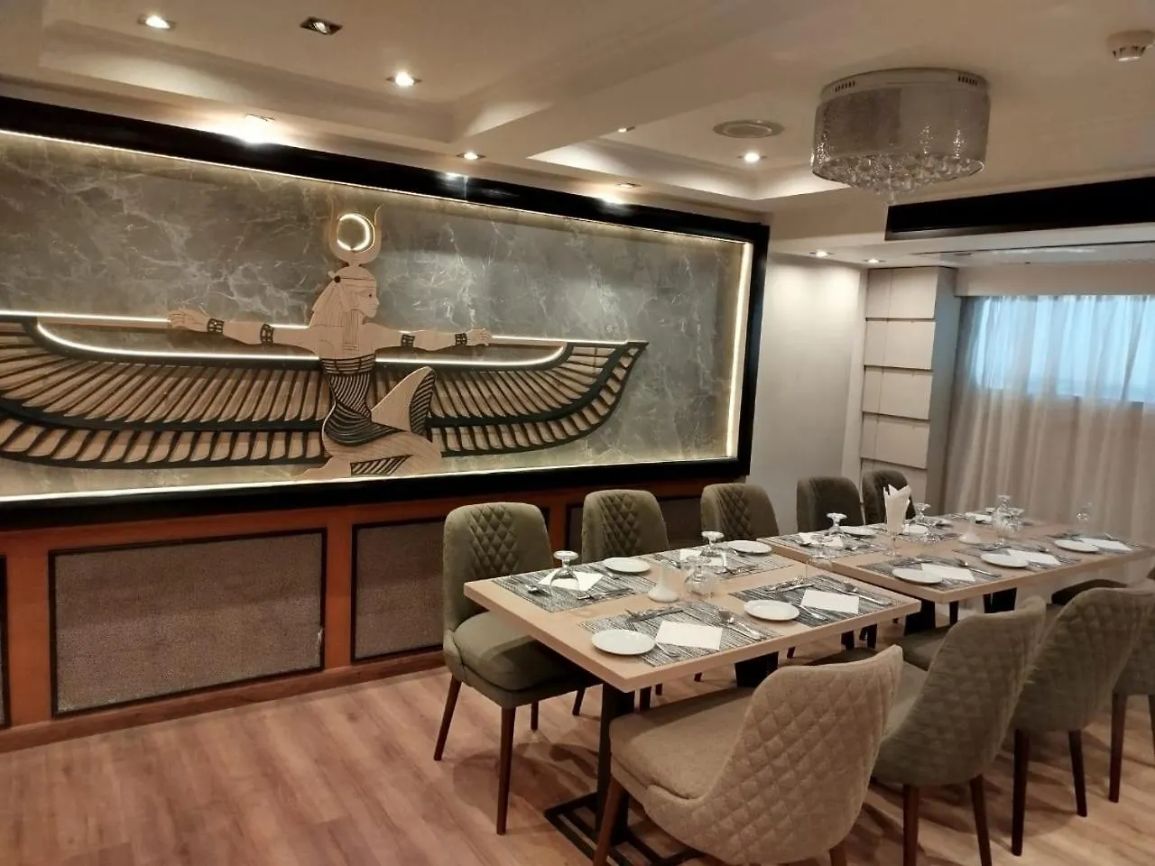 Nile Bride 5-Star Suite-Based Luxury Cruise - Every Monday From Luxor 4 & 7 Nights - Every Friday From Aswan 3 & 7 Nights 船上ホテル