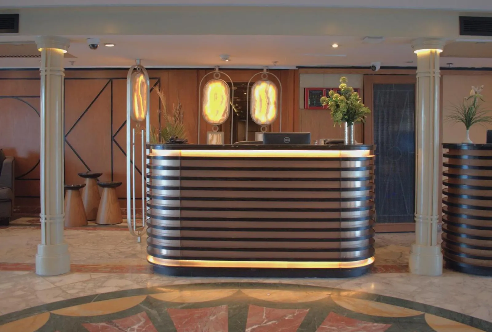 船上ホテル Nile Bride 5-Star Suite-Based Luxury Cruise - Every Monday From Luxor 4 & 7 Nights - Every Friday From Aswan 3 & 7 Nights